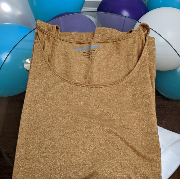 Sleeveless top - Picture 1 of 7